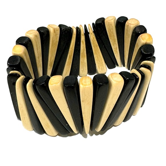 Gorgeous black and ivory colored wooden stretch cuff bracelet. EUC - Picture 1 of 4
